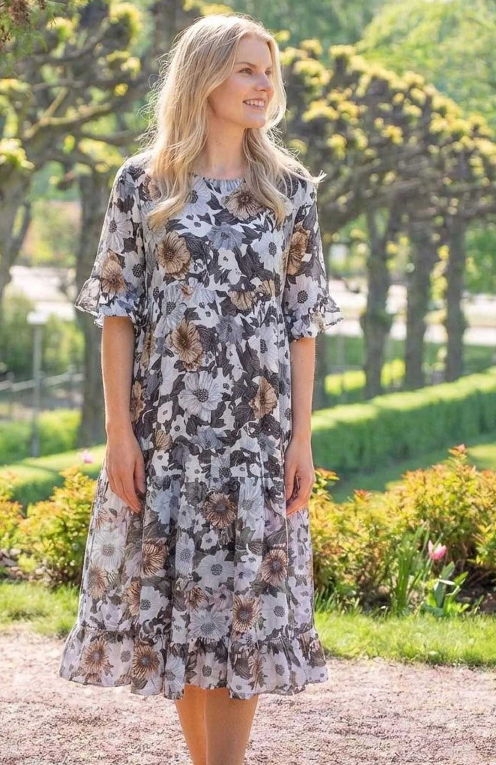 tazzia-lene-lyocellmekko Tazzia Lene Lyocell mekko.